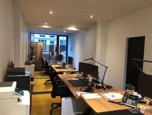                                         Handelsgelijkvloers te huur in Antwerpen, € 1.450
