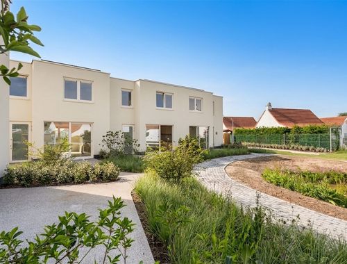                                         Eengezinswoning te koop in Bredene, € 332.000
