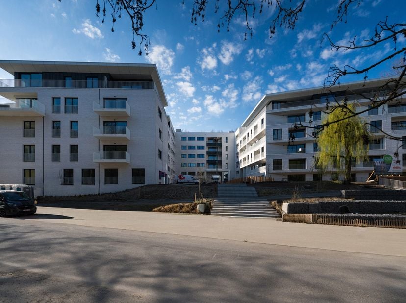 SINT-LAMBRECHTS-WOLUWE, OP 500 m van Wolubilis en tegenover Parc Neerveld, uitzonderlijk nieuw PENTHOUSE (3bed+bur/2bath) van 250,3 m² met TERRACES. G