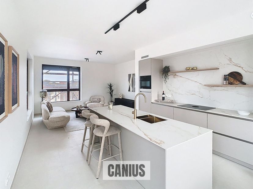 LUXUEUX PENTHOUSE DE 2 CHAMBRES AVEC VUE PANORAMIQUE SUR SINT-TRUIDEN<br />
<br />
Dans le dernier luxueux penthouse de 2 chambres à coucher, vous v