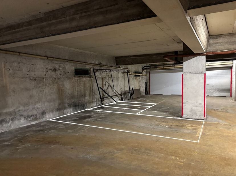 Garage à vendre
                    à 2100 Deurne