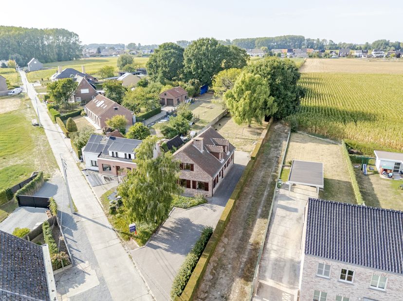 Maison à vendre
                    à 9620 Elene