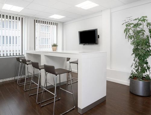                                         Kantoor te huur in Antwerpen, € 109
