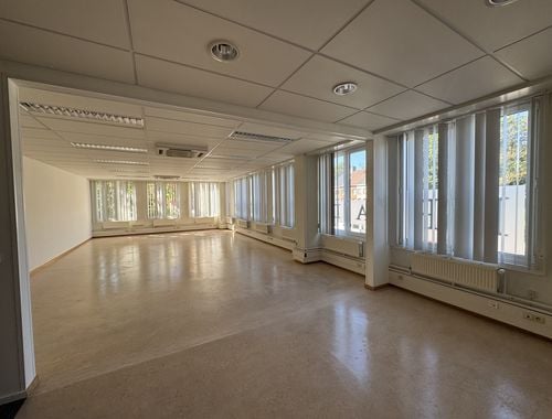                                         Bureaux à louer à Assebroek, € 1.325
