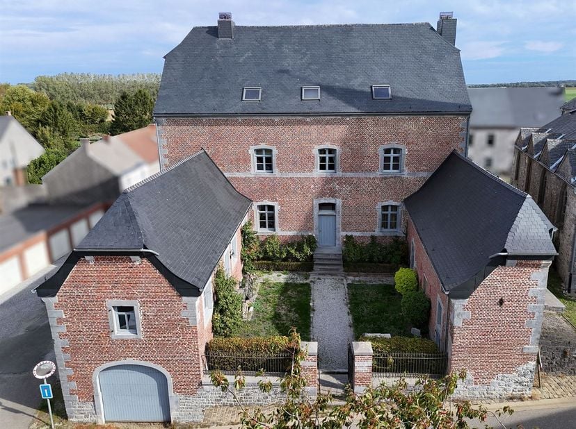 Huis te koop in rue de bossière 12,
                    5640 Graux