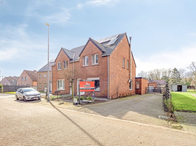 Maison à vendre
                    à 2400 Mol