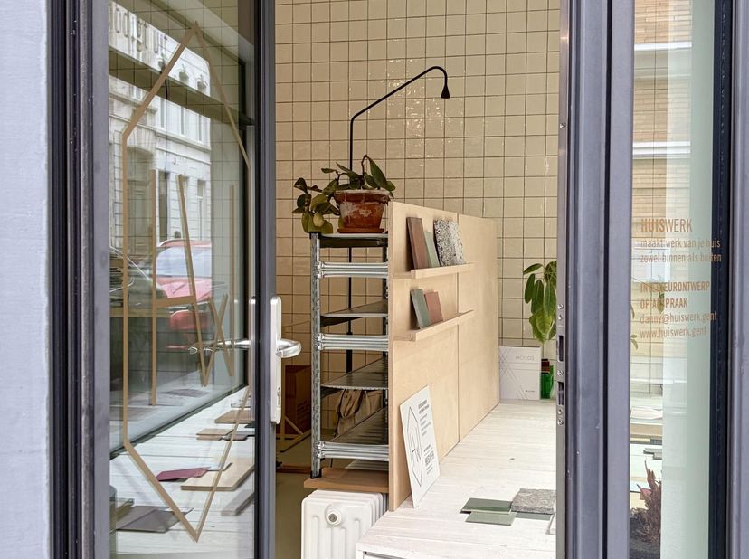 Bedrijfsvastgoed te huur in Schoolstraat 24,
                    9040 Sint-Amandsberg