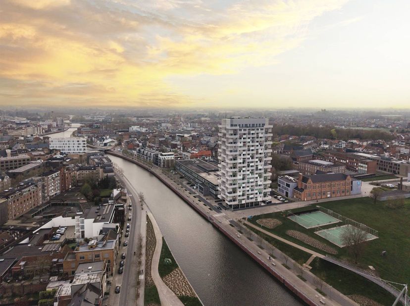 Op de 15de verdieping van de K-Tower (bouwjaar 2018) te Kortrijk bevindt zich dit fantastische appartement met een bewoonbare oppervlakte van 307 m² +