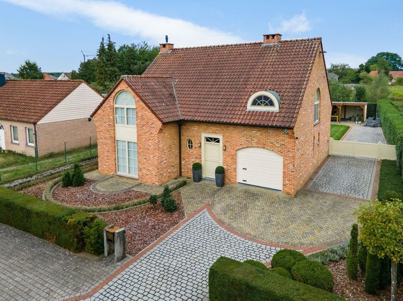 Huis te koop in Dr.Tricotstraat 11,
                    2275 Lille