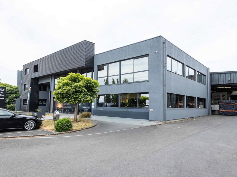 BUREAU DE STANDING DE ±60 M² AU CŒUR DU ZONING NORD DE WAVRE<br />
Hendrix Entreprise vous propose ce bureau de standing de ±60 m², idéalement situé a