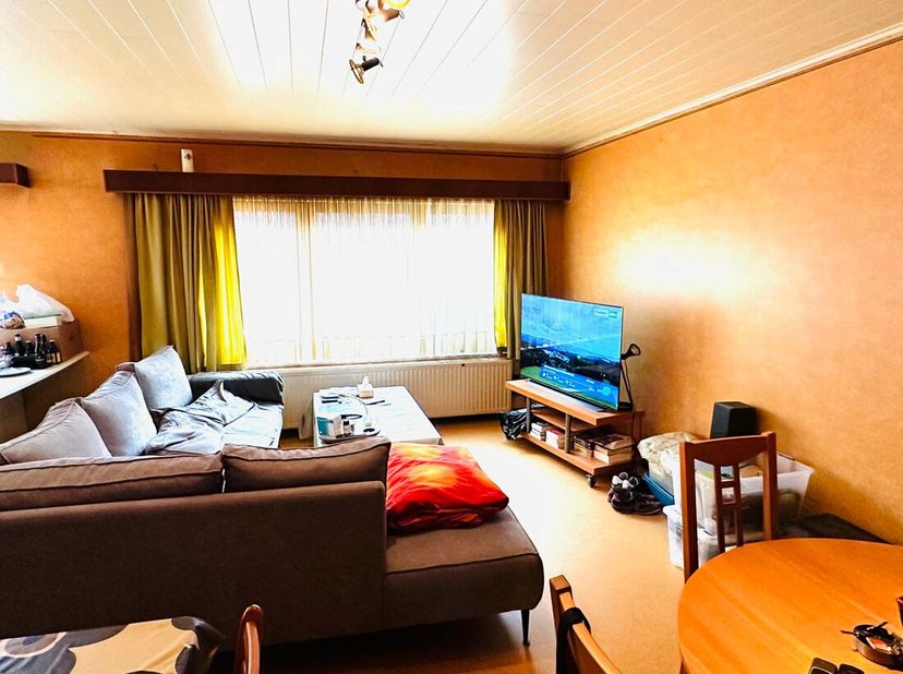 Appartement met twee slaapkamers in het centrum van Paal<br />
Op een uitstekende locatie in het centrum van Paal bevindt zich dit praktisch ingedeeld