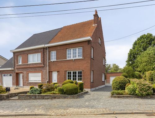                                         Eengezinswoning te koop in Baardegem, € 349.000
