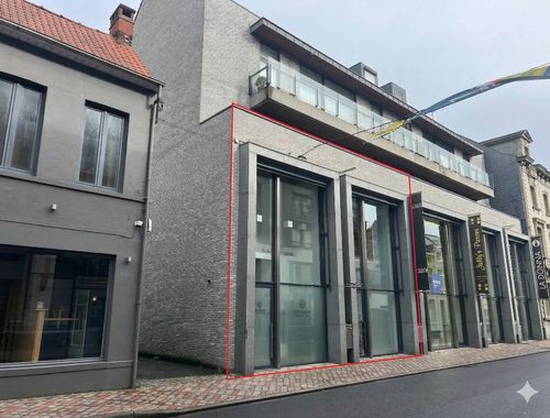                                         Bureaux à louer à Roeselare, € 3.000
