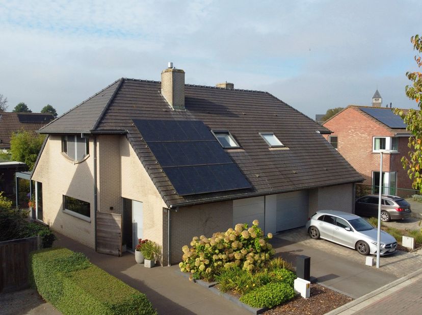 Huis te koop in Twaalfhofsteden 18,
                    9940 Evergem