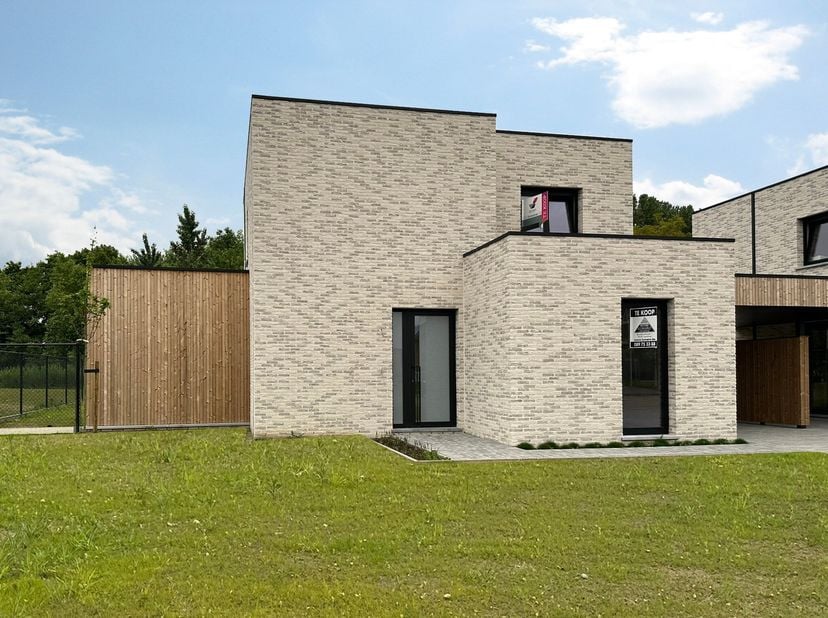 Huis te koop
                    in 3680 Neeroeteren