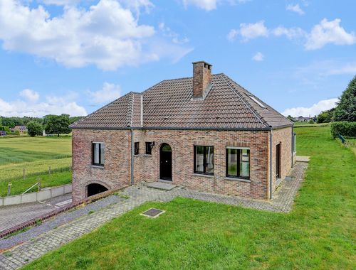                                         Eengezinswoning te koop in Duisburg, € 650.000
