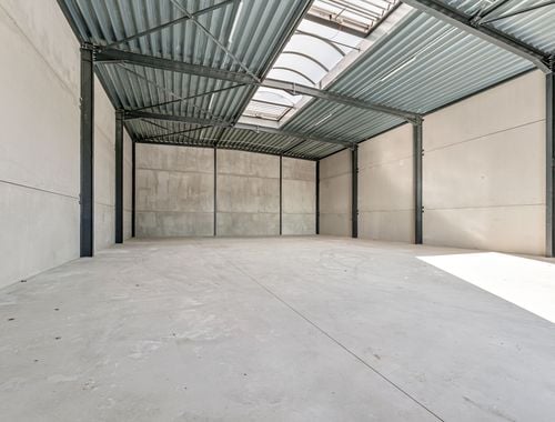                                         Bâtiment commercial à louer à Oostvleteren, € 875
