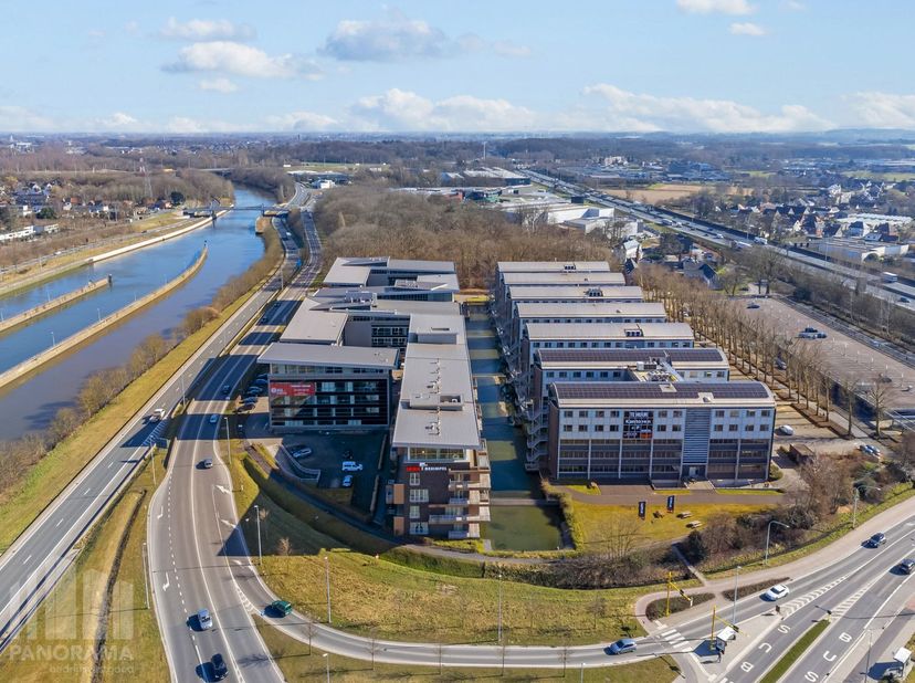Bedrijfsvastgoed te huur in Guldensporenpark 81,
                    9820 Merelbeke