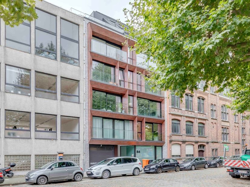 U kan zich online inschrijven ga naar www.makelaarshuys.be te koop en klik op het  pand om u in te schrijven voor de bezoekdagen 17/8/2026 en 19/8/202