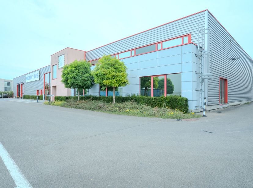 Bedrijfsvastgoed te huur in ,
                    2070 Zwijndrecht