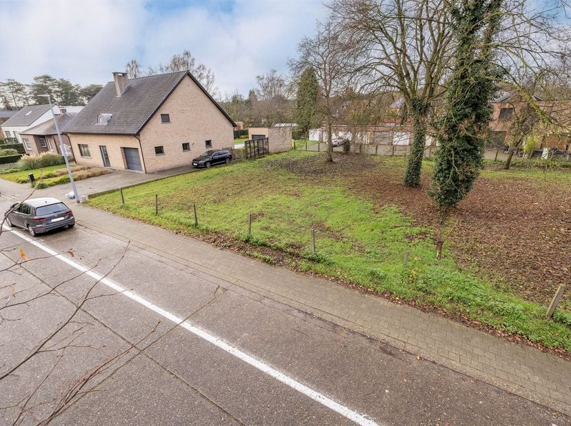 Bouwgrond voor OB op een perceel van 5a36ca.<br />
 <br />
Ligging: Gelegen in het centrum van Lichtaart met alle dagelijkse voorzieningen zoals win