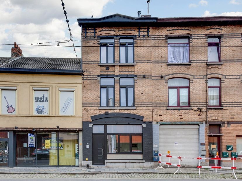 Alleen mogelijk in te schrijven via de website van de makelaar: <br />
Makelaarshuys.be ->  ga naar te huur  plan uw bezoek op 7/9/2026 vanaf 17:30 to