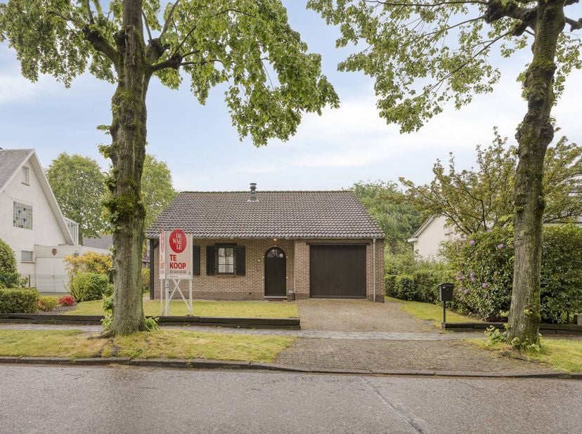Huis te koop in Hoogpadlaan 91,
                    2180 Ekeren