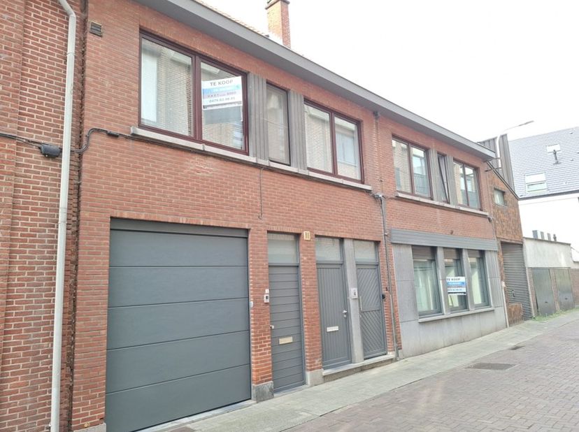 Huis te koop in Zwaanstraat 4-6,
                    9240 Zele
