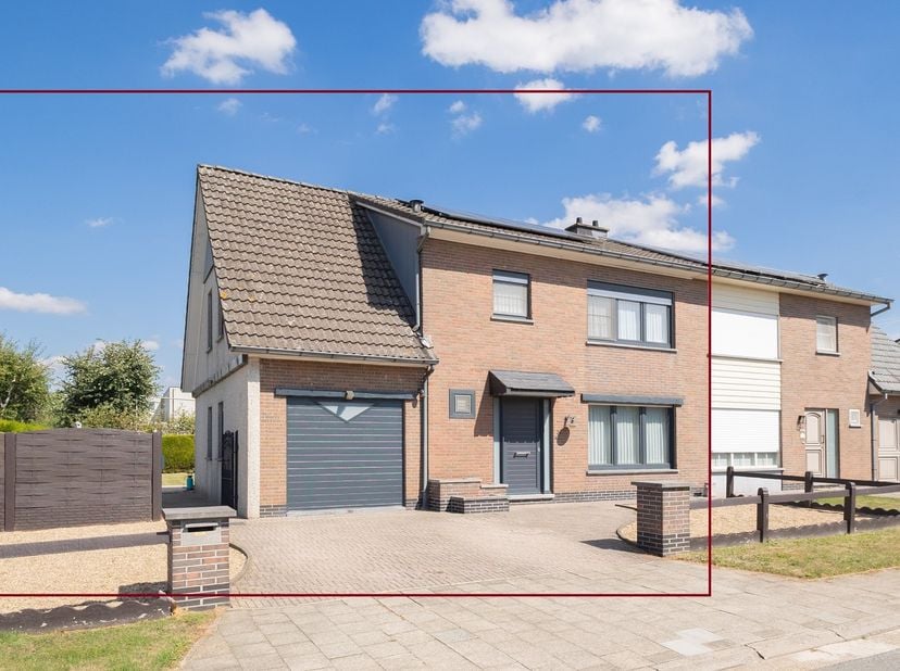 Huis te koop in Elsbeekstraat 37,
                    9402 Meerbeke