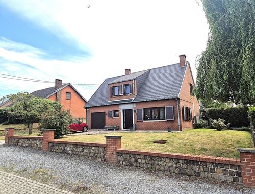                                         Villa te koop in Ressaix, € 399.000
