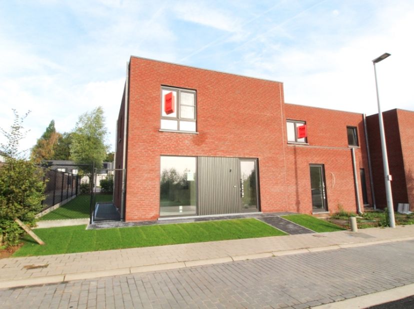 Huis te huur in Camiel De Stoopstraat 67,
                    8500 Kortrijk