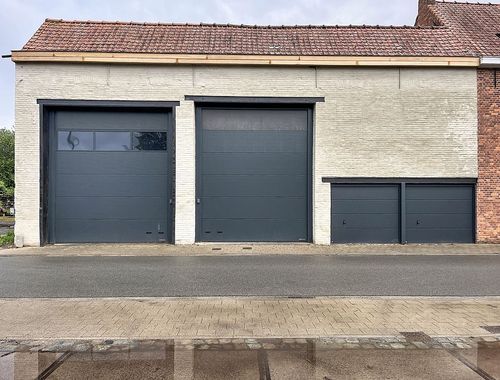                                         Entrepôt à louer à Zulte, € 1.250
