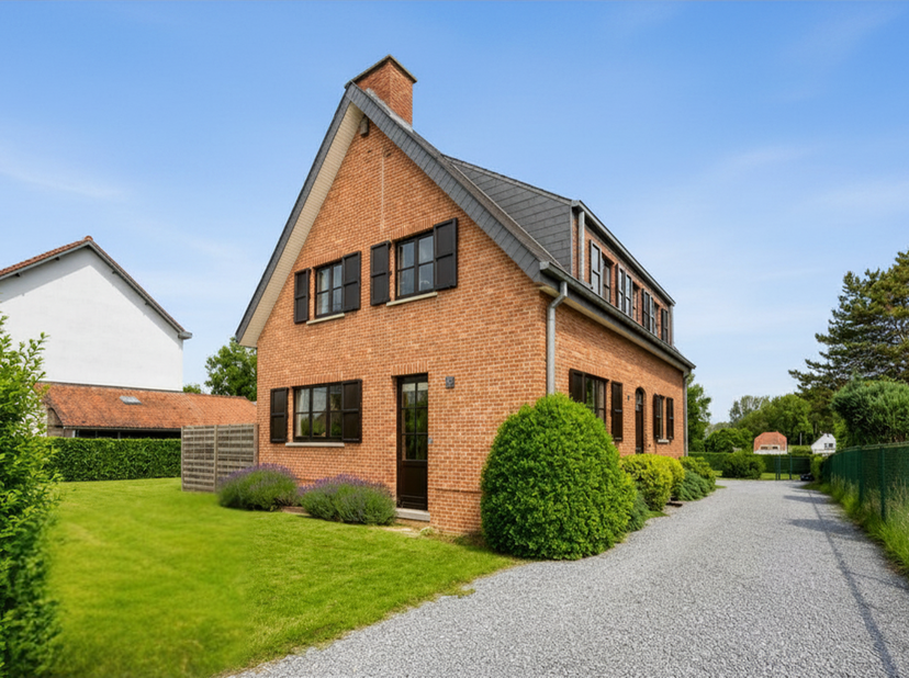 Charmante villa centraal gelegen in Overijse. Vlakbij scholen, winkels en invalswegen. <br />
Deze charmante woning heeft een bewoonbare oppervlakte v