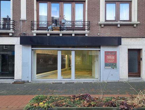                                         Bureaux à louer à Mortsel, € 1.500
