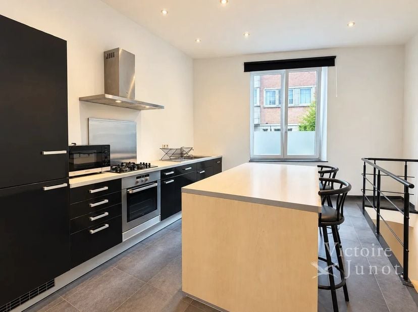 Appartement te huur in RUE DE LA CAMBRE 320,
                    1200 Sint-Lambrechts-Woluwe