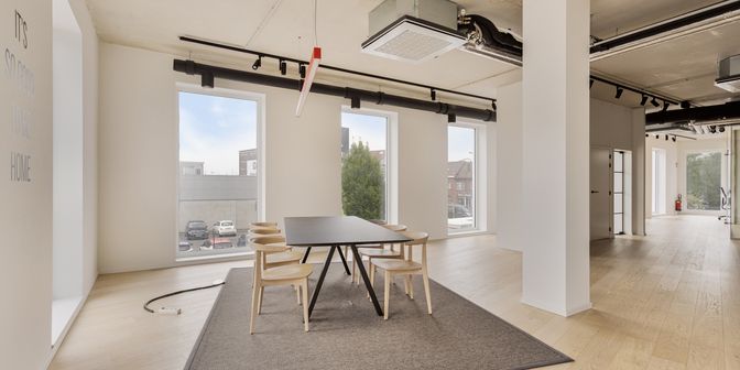 Bedrijfsvastgoed te koop in Albert van Cotthemstraat 1, 1600 Sint-Pieters-Leeuw
