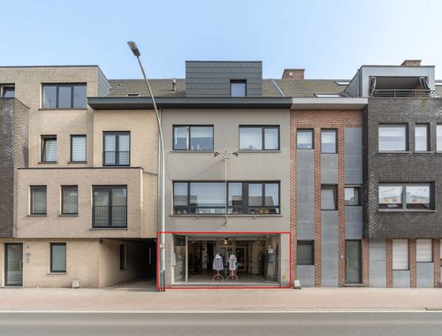                                         Handelsgelijkvloers te koop in Ravels, € 399.000

