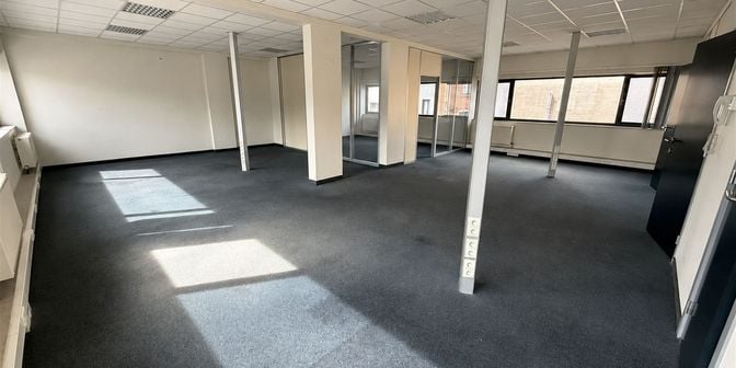 Bedrijfsvastgoed te huur in Bredastraat 118, 2060 Antwerpen