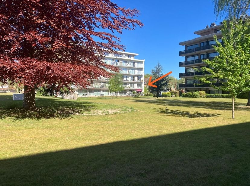 Dit instapklare hoek-appartement van 101 m² bevindt zich op een toplocatie, op wandelafstand van diverse faciliteiten, het station, en op 5 minuten va