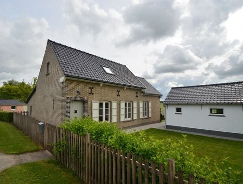                                         Eengezinswoning te huur in Watervliet, € 850
