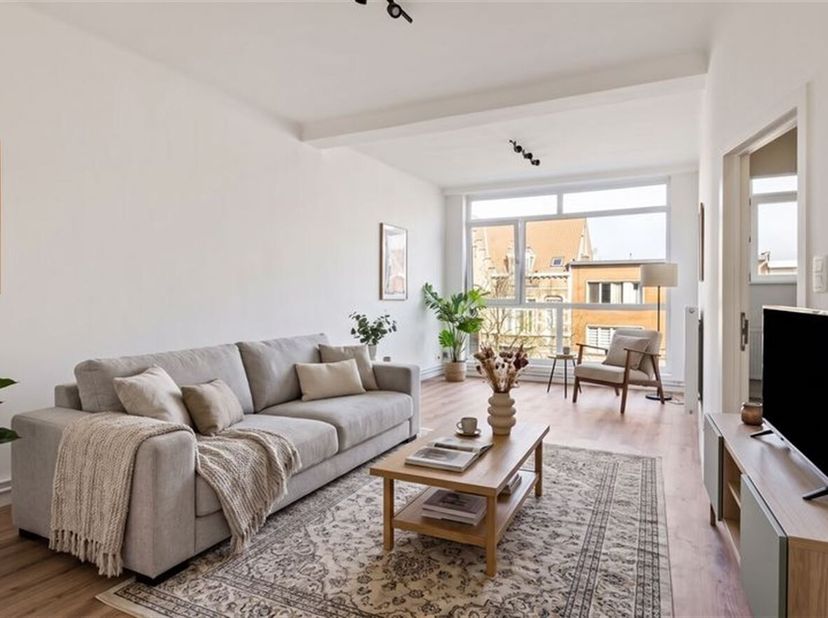 Gerenoveerd appartement met alle comfort in hartje Merksem<br />
Op zoek naar een instapklaar appartement waar kwaliteit en ligging hand in hand samen