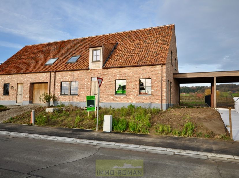 In het rustig gelegen Amougies ligt deze prachtige nieuwbouw, perfect gecombineerd met rust, comfort en een toplocatie. Alle voorzieningen zoals winke