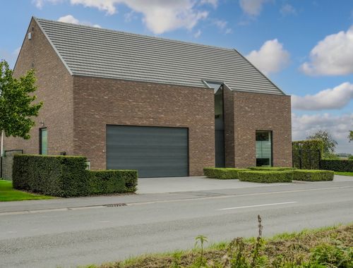                                        Woning te koop in Kwaremont, € 790.000
