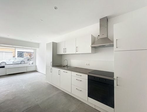                                         Commerce à louer à Mouscron, € 550
