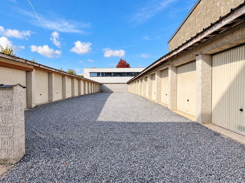 Garage te huur in Pastorijweg 24,
                    9450 Denderhoutem