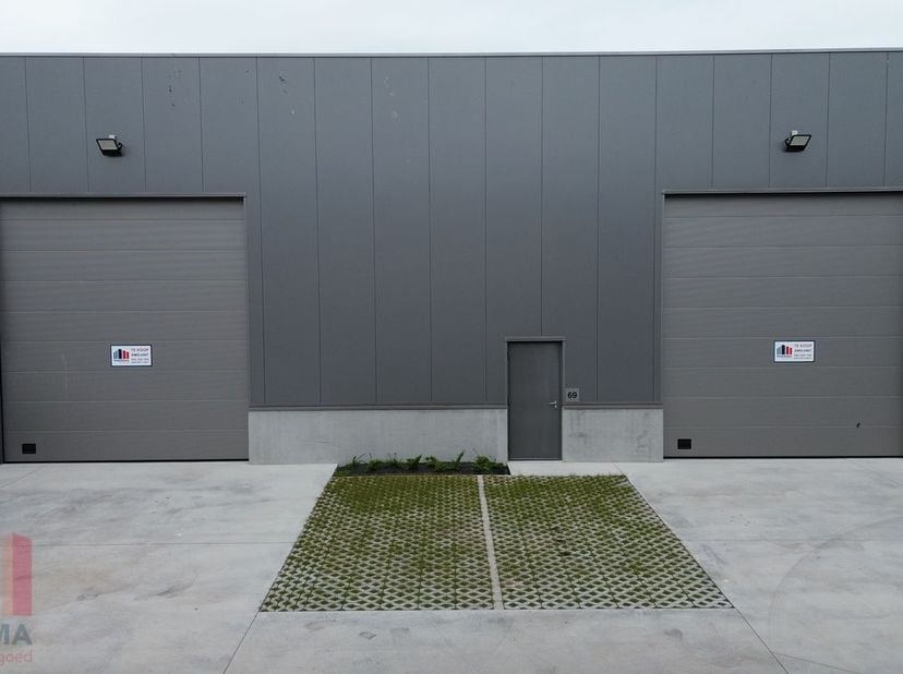 Bien professionnel à vendre
                    à 8000 Brugge