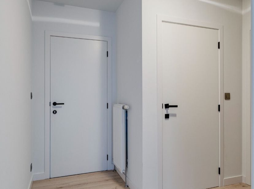Volledig vernieuwd appartement in het centrum van (Neer)Pelt met een prachtig zicht over het vernieuwd marktplein. De huidige eigenaar heeft het gehel