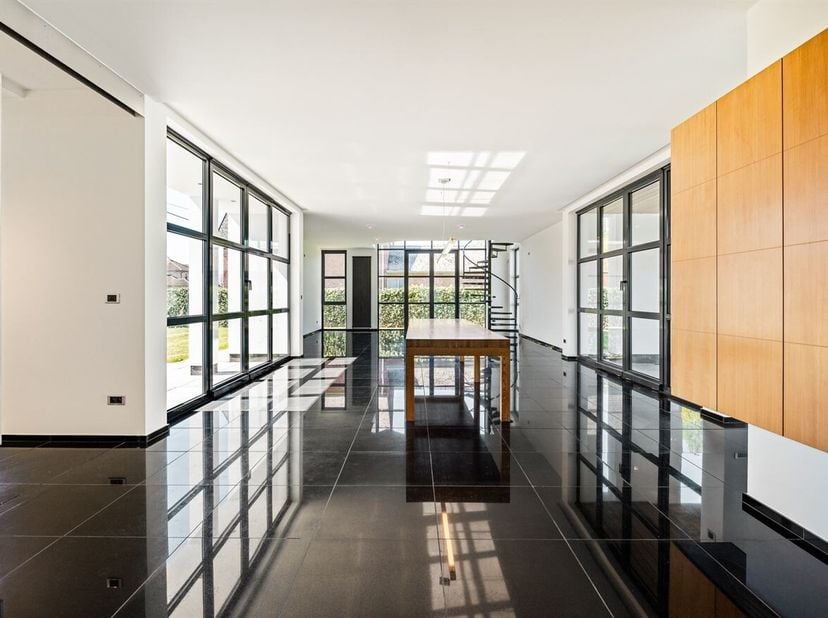 Villa intemporelle avec piscine, dépendance et prairie à Koersel<br />
Cette villa spacieuse et bien entretenue est située au calme dans un environnem