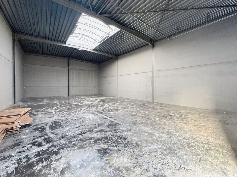 Bien professionnel à vendre
                    à 8210 Zedelgem