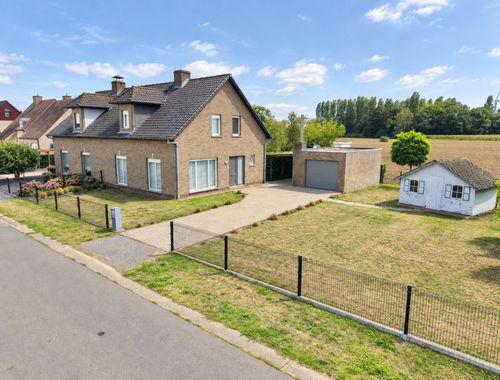                                         Woning te koop in Oosteeklo, € 320.000
